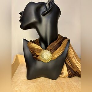 Vintage Gold Tone Filigree Scarf Clip